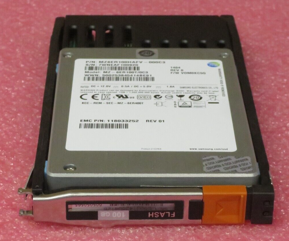 EMC VMAX 100Gb Flash Drive 2.5" HDD 005050565 118033252 MZ-6ER100T/0C3 SSD