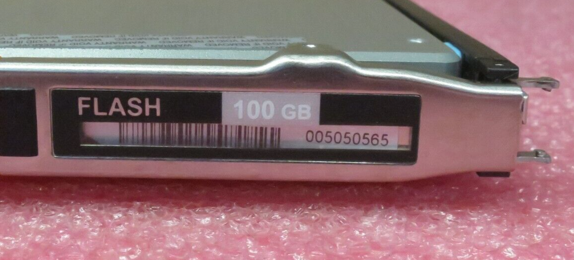 EMC VMAX 100Gb Flash Drive 2.5" HDD 005050565 118033252 MZ-6ER100T/0C3 SSD