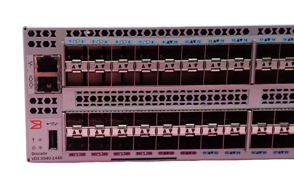 Brocade VDX 6940-144S XBR-VDX6940-64S-AC-F 96x 10GbE SFP+ 12x 40Gb QSFP+ Switch