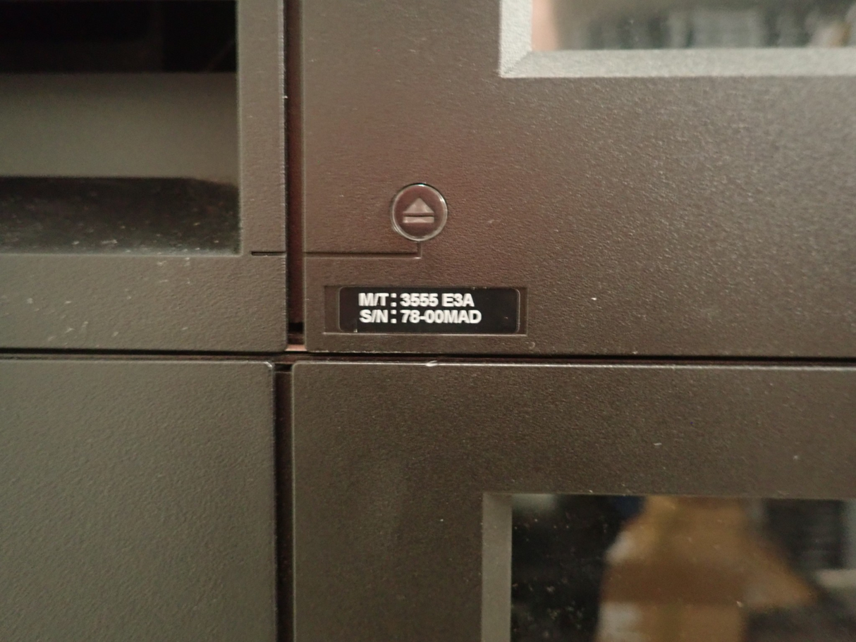 IBM TS4300 40-Slot 3x LTO HH Tape Drive Slots 2x PSU 3U Tape Expansion 3555-E3A