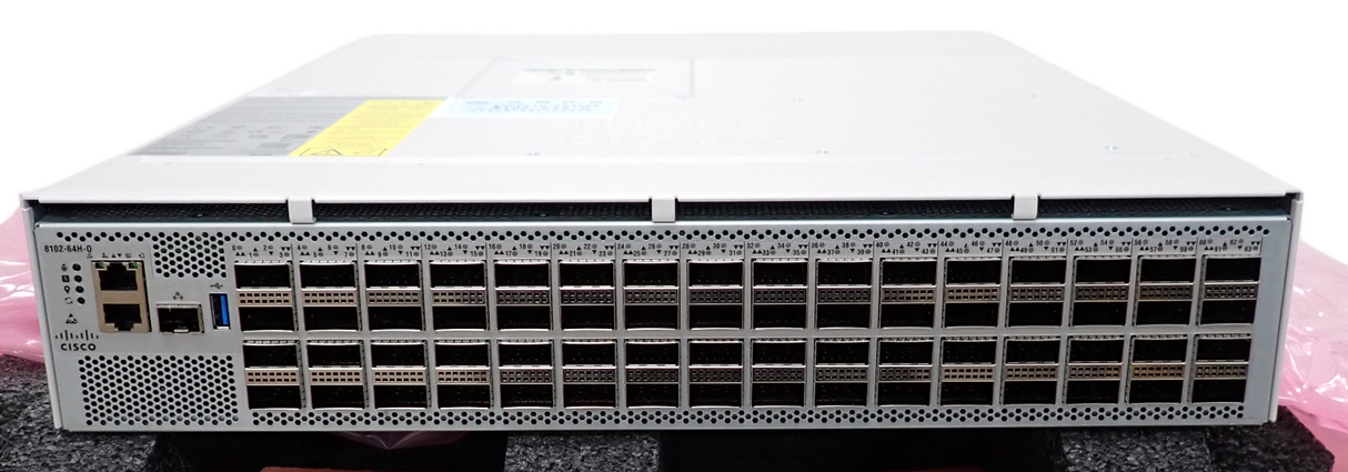 New Cisco 8102-64H-O 8100 Series 64x 100GbE QSFP28 Port F2B 2U Router with SONiC