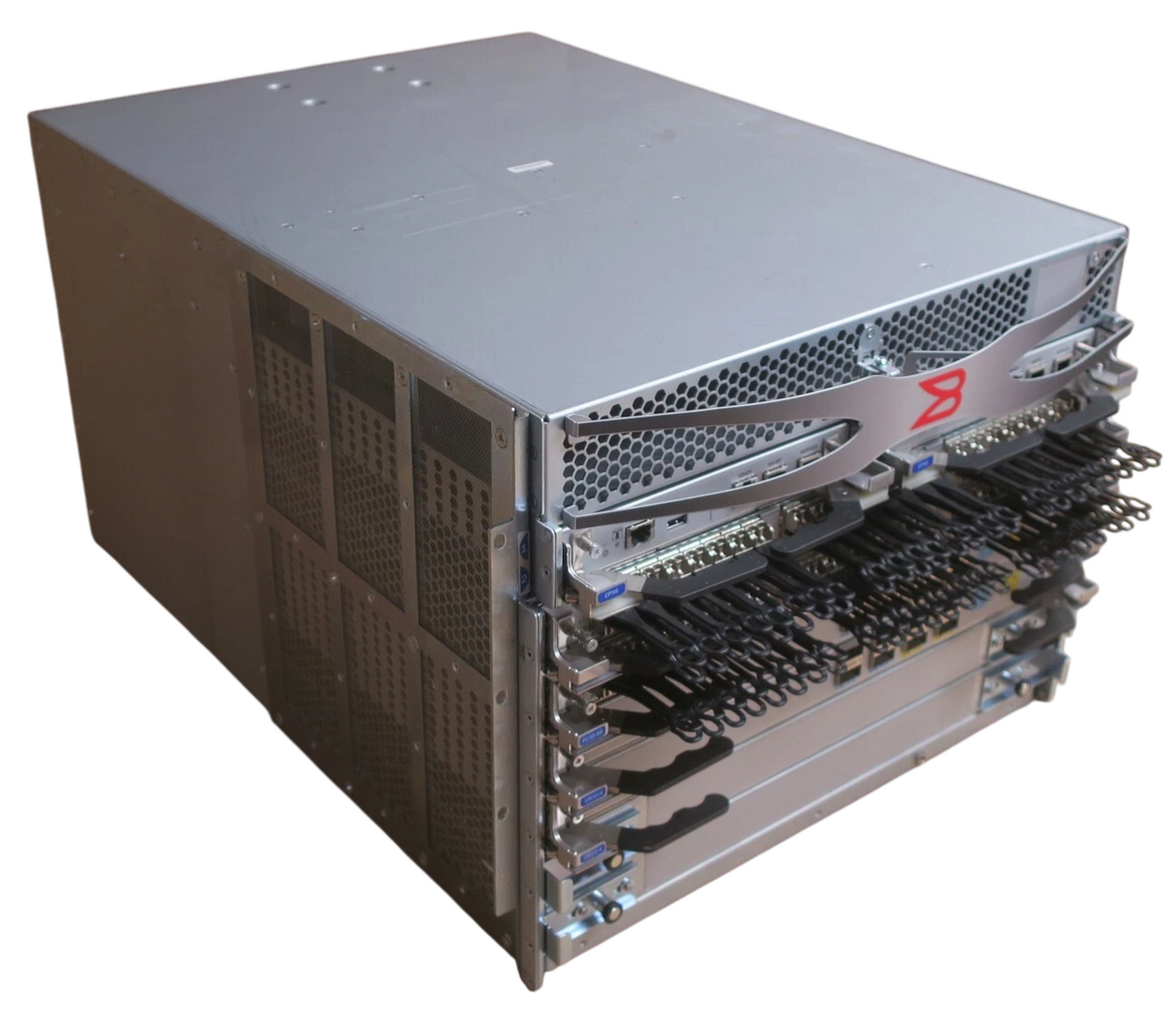 Brocade X6-4 4-Slot Gen6 8U Director + 2x FC32-48 2x CPX6 2x CR32-4 + Licenses