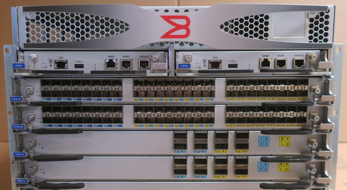 Brocade X6-4 4-Slot Gen6 8U Director + 2x FC32-48 2x CPX6 2x CR32-4 + Licenses