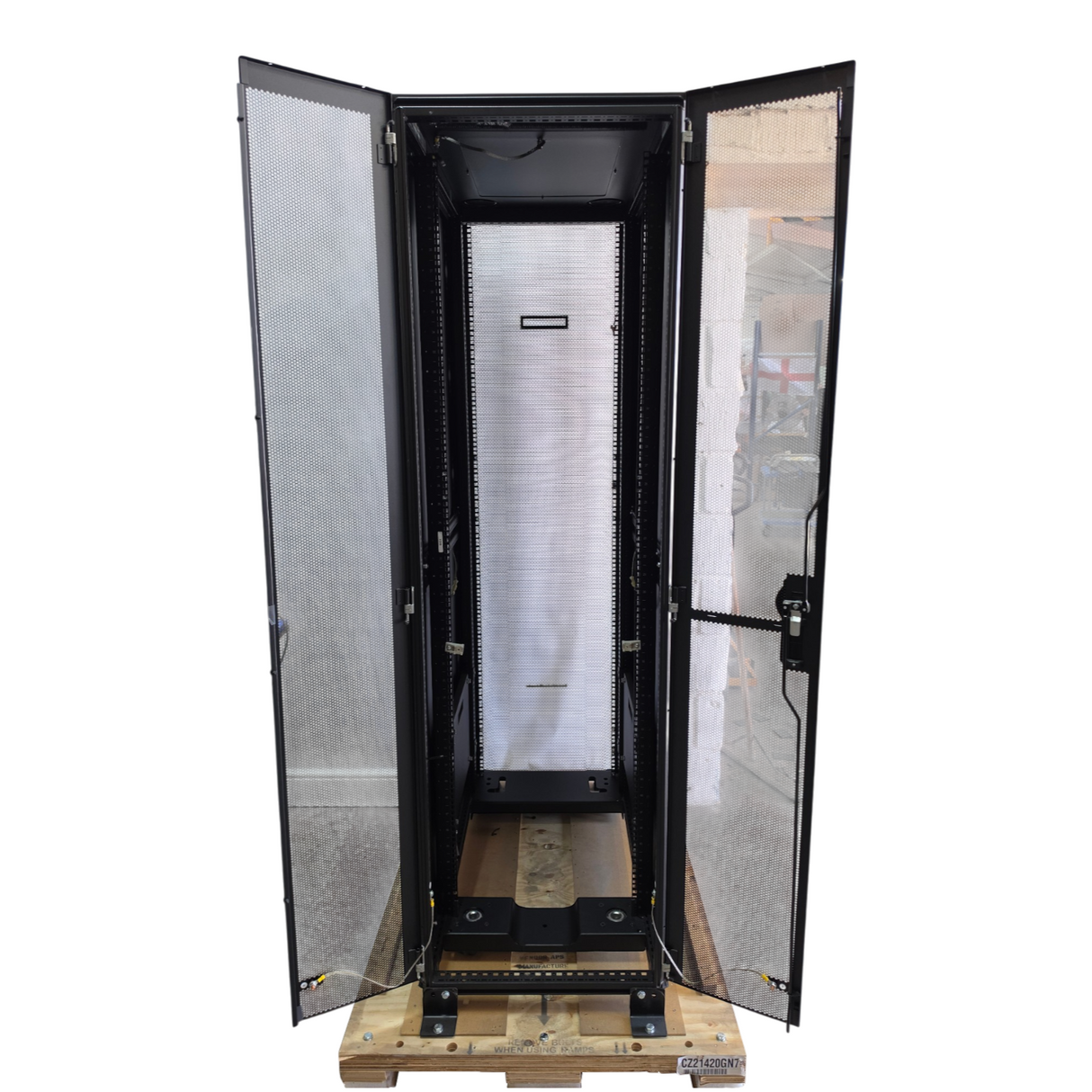 HPE P9K08A 42U 600mm 1075mm G2 Kitted Advanced Shock Rack Server Cabinet