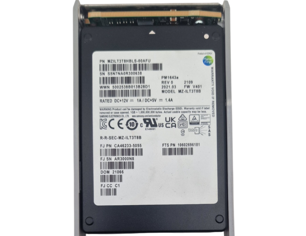 Fujitsu 3.84TB 12G SAS RI 2.5" SFF SSD CA08226-E726 For Eternus DX S3/S4