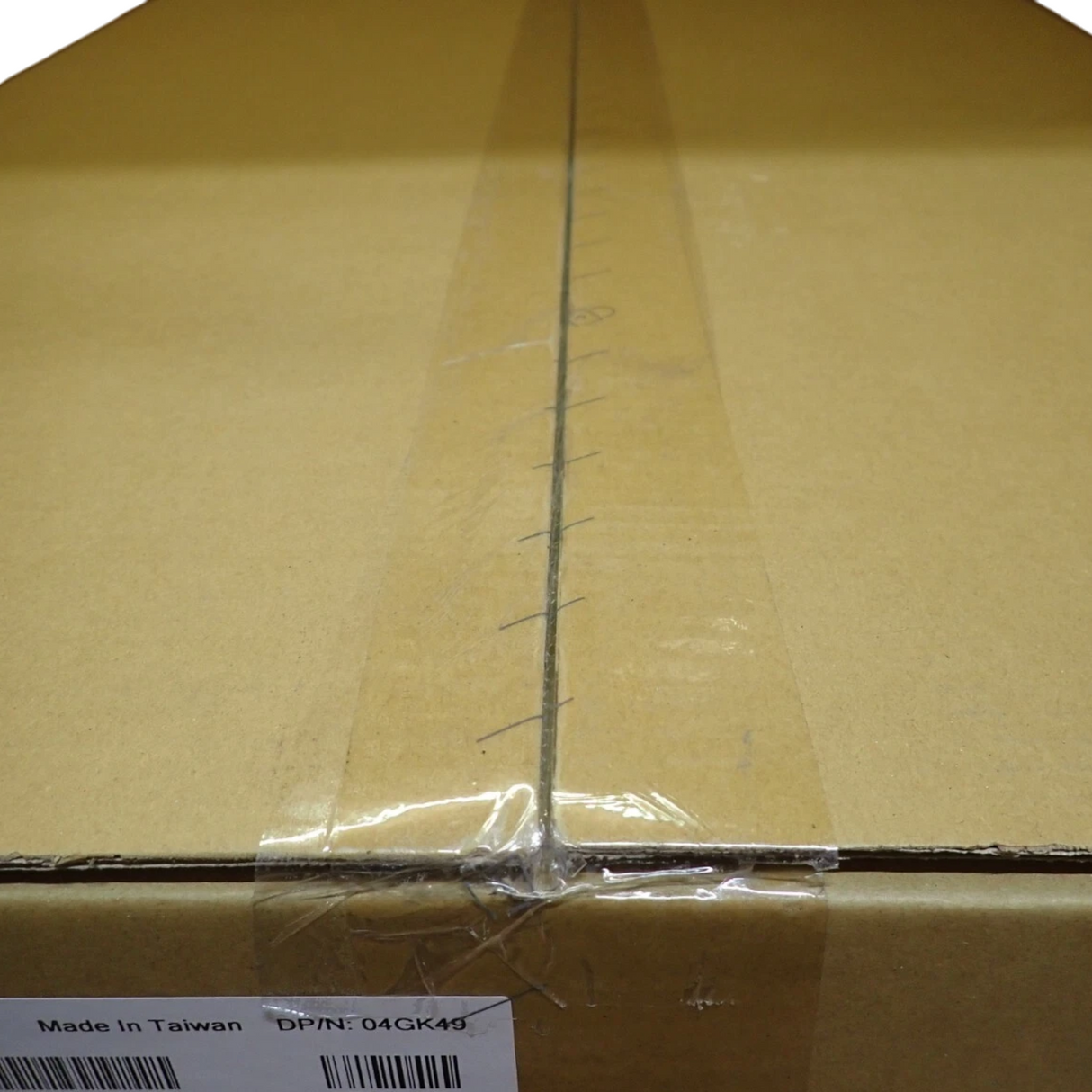 New Dell PowerSwitch Z9432F-ON RA 32-Port 400GbE m/rate switch with OS10 4GK49