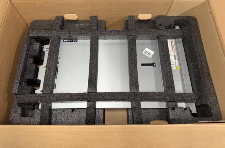 Dell PowerEdge R770 2x Xeon-6 CPU 32DIMM Front PERC H365i 16x 2.5" 2U CTO Server