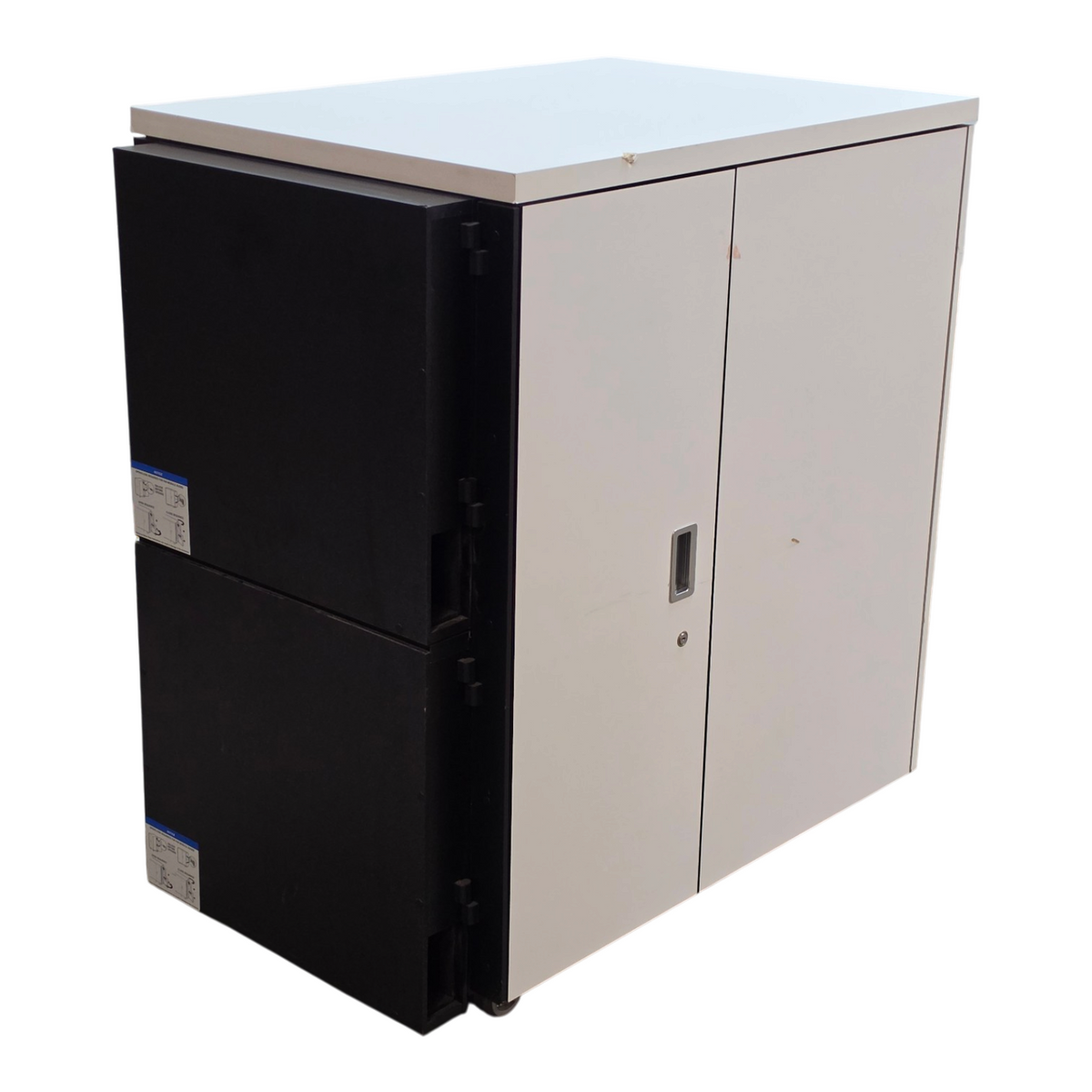 APC AR4024IX43 NetShelter CX 24U 750mm x 1130mm Soundproof Server Rack Enclosure