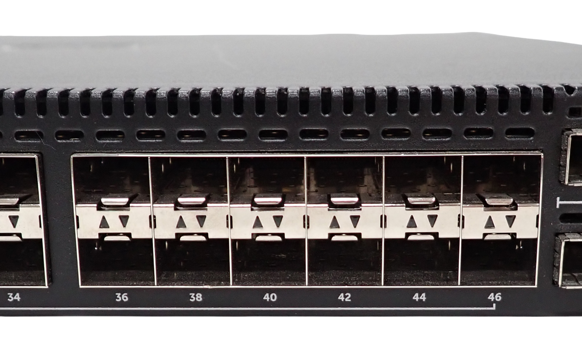 Dell Force10 S4810 S4810-01-64F 48x 10GE SFP+ + 4x 40GE QSFP+ Switch F2B