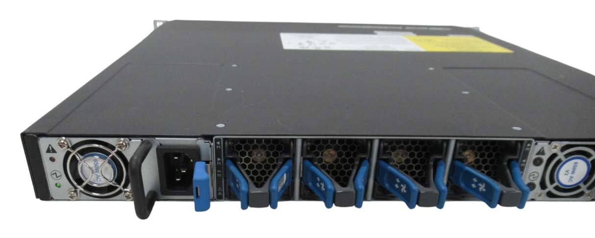 IBM SAN32C-6 16x 32Gb SFP+ Ports 16 Active B2F Fabric SAN Switch 2x PSU 8977-T32