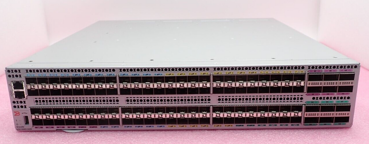 Brocade VDX 6940-144S XBR-VDX6940-64S-AC-F 96x 10GbE SFP+ 6x 40Gb QSFP+ Switch