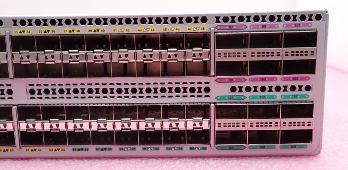 Brocade VDX 6940-144S XBR-VDX6940-64S-AC-F 96x 10GbE SFP+ 6x 40Gb QSFP+ Switch