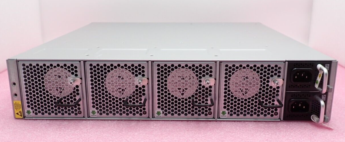 Brocade VDX 6940-144S XBR-VDX6940-64S-AC-F 96x 10GbE SFP+ 6x 40Gb QSFP+ Switch