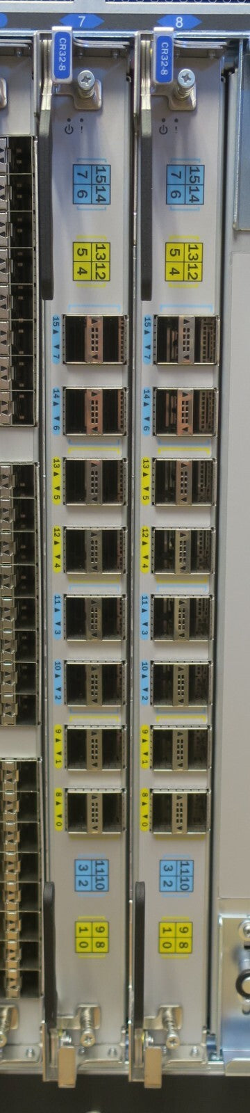 Brocade X6-8 / IBM SAN512B-6 8-Slot Gen6 Director 8961-F08 + 4x FC32-48 2xCPX6