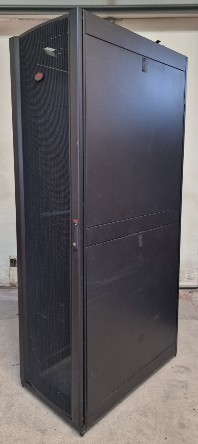 APC AR3107 NetShelter SX Server 19" 600mm 1070mm Networking Rack Cabinet 48U