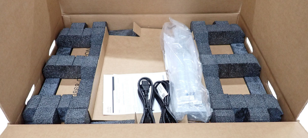 New Cisco 8102-64H-O 8100 Series 64x 100GbE QSFP28 Port F2B 2U Router with SONiC