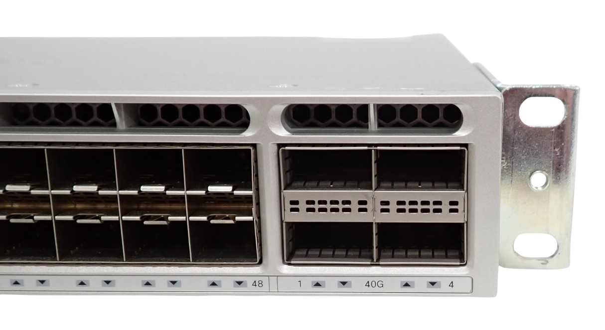 Cisco Catalyst WS-C3850-48XS-S 48x 1/10Gb SFP+ + 4x 40Gb QSFP+ F2B IPBASE Switch