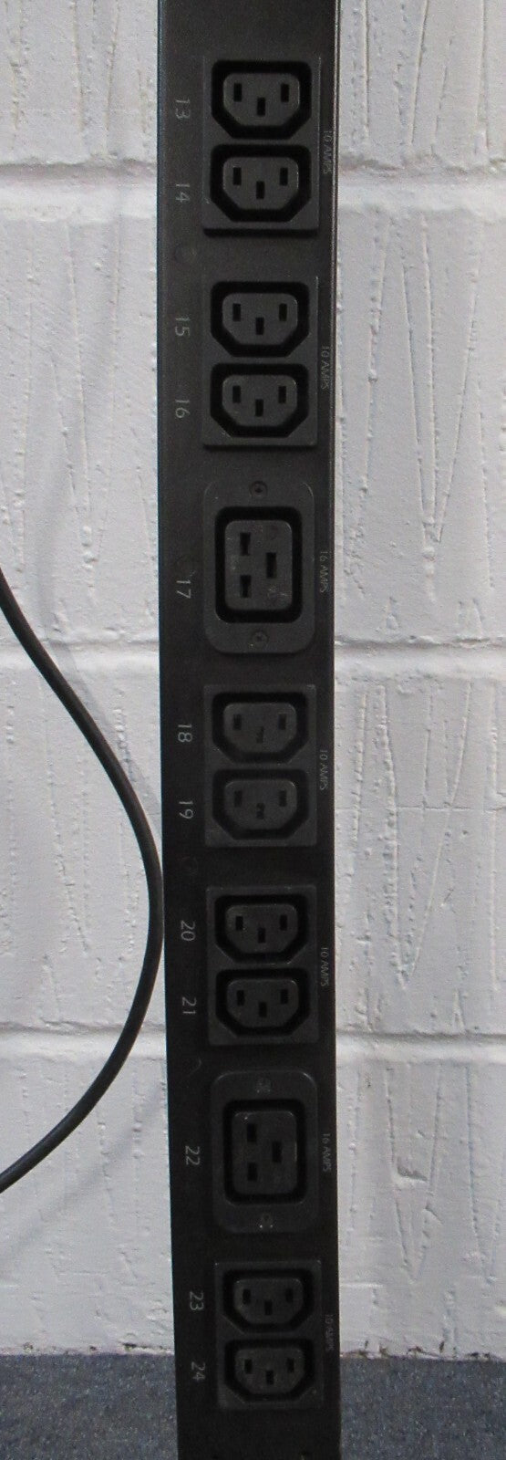 APC AP7852 20xC13 4xC19 ZeroU Switched Rack PDU Power Distribution Unit 230V 16A