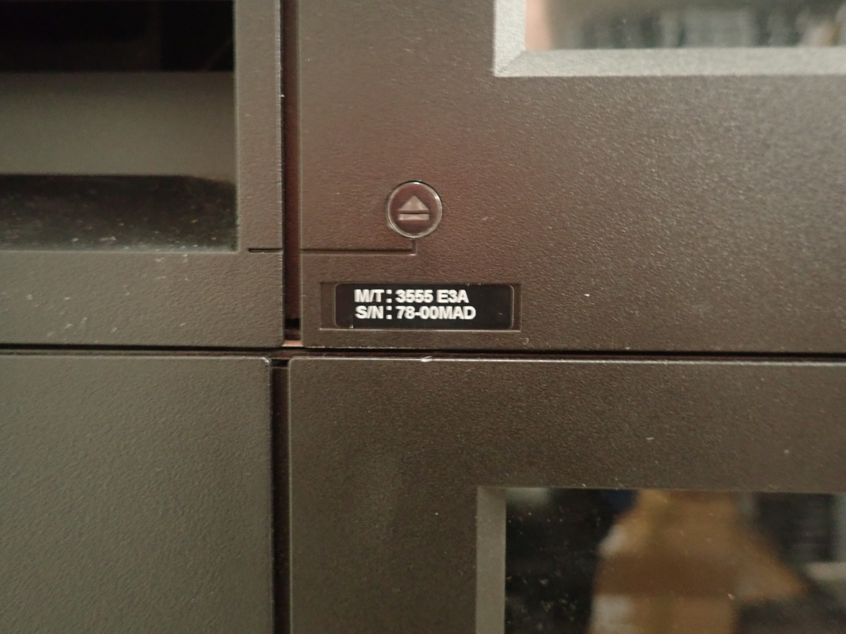 IBM TS4300 40-Slot 3x LTO HH Tape Drive Slots 2x PSU 3U Tape Expansion 3555-E3A