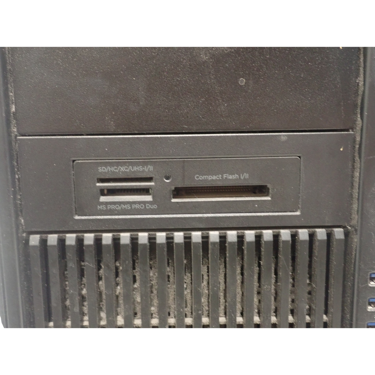 HP WorkStation Z840 16xDDR4 4x Internal LFF Bay CTO Tower Workstation PC F5G73AV