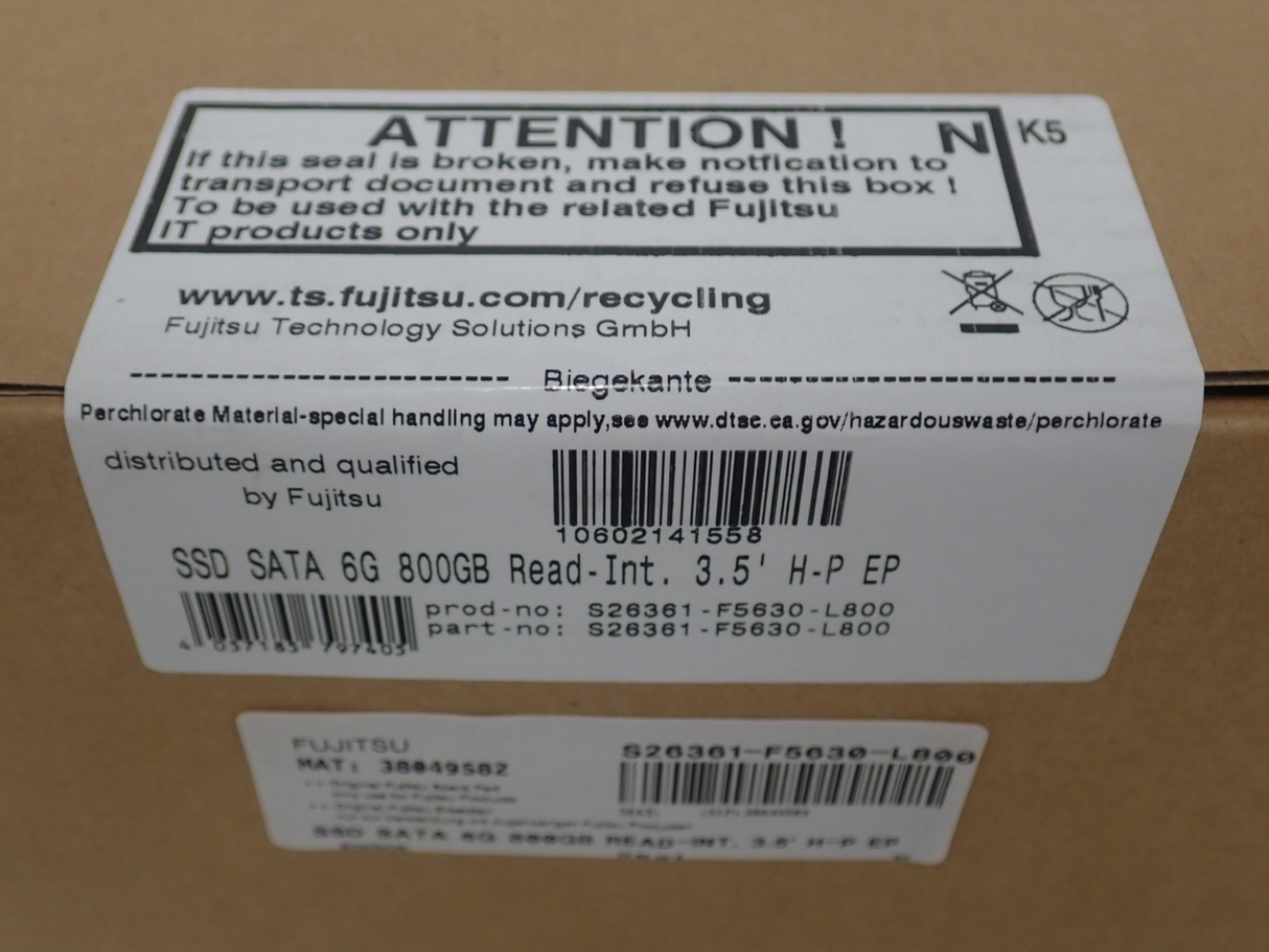 NEW Fujitsu 800 GB SATA 6G RI 2.5" Hot-Plug SSD in 3.5" S26361-F5630-L800