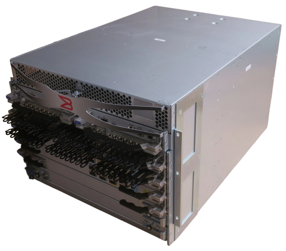 Brocade X6-4 4-Slot Gen6 8U Director + 2x FC32-48 2x CPX6 2x CR32-4 + Licenses
