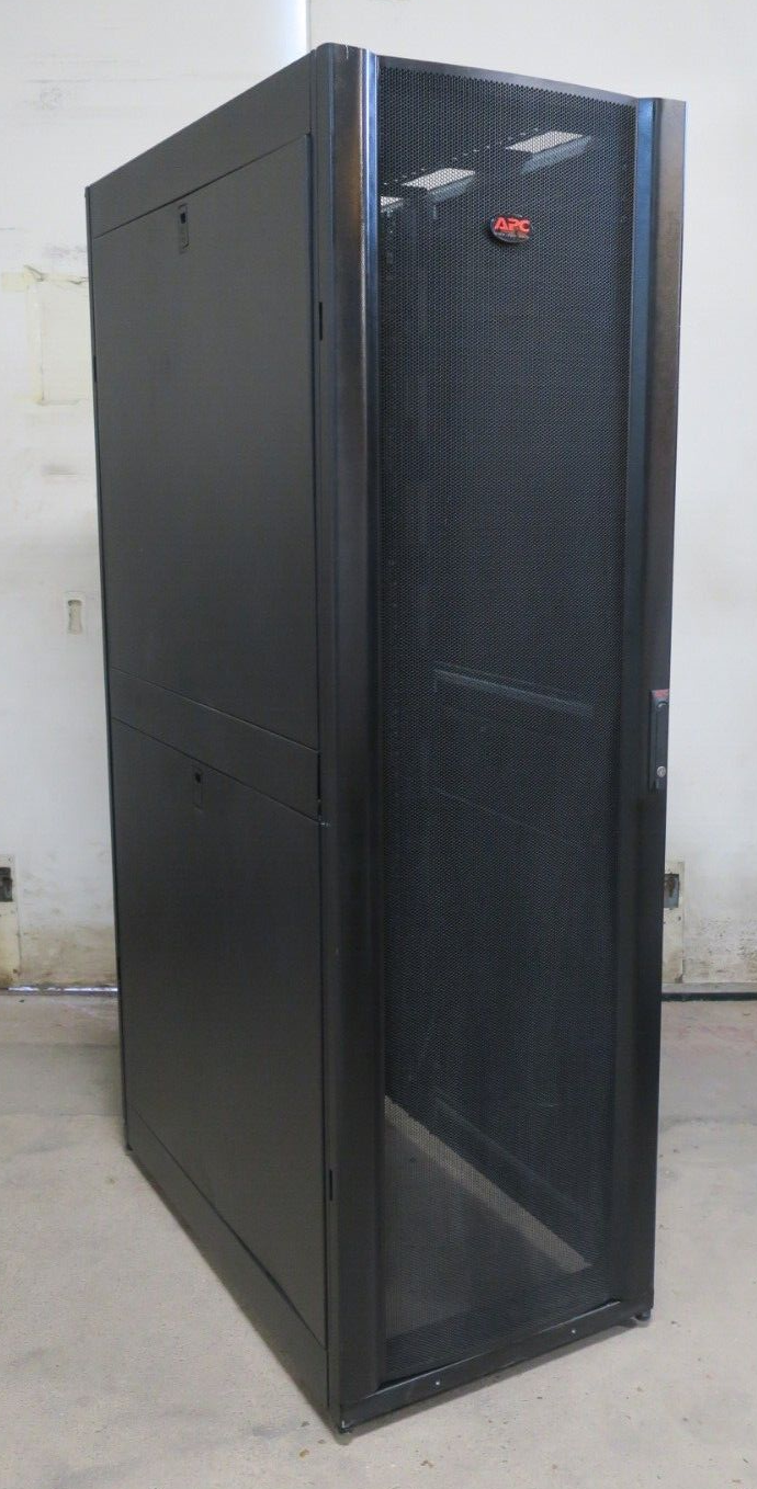 APC AR3100 NetShelter SX Server 19" 600mm x 1070mm Networking Rack Cabinet 42U