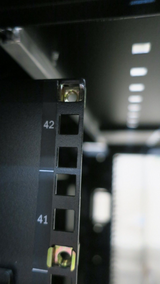 APC AR3100 NetShelter SX Server 19" 600mm x 1070mm Networking Rack Cabinet 42U