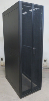 APC AR3100 NetShelter SX Server 19" 600mm x 1070mm Networking Rack Cabinet 42U