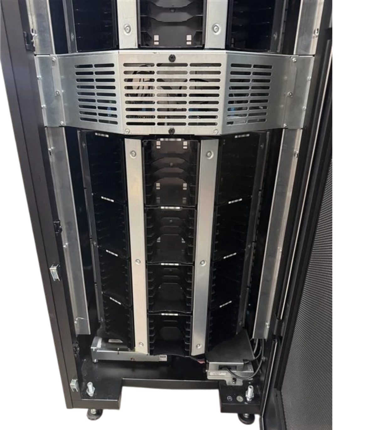 Quantum Scalar i6000 Tape Library + Expansion Module + 15 x LTO-8 FC Drives