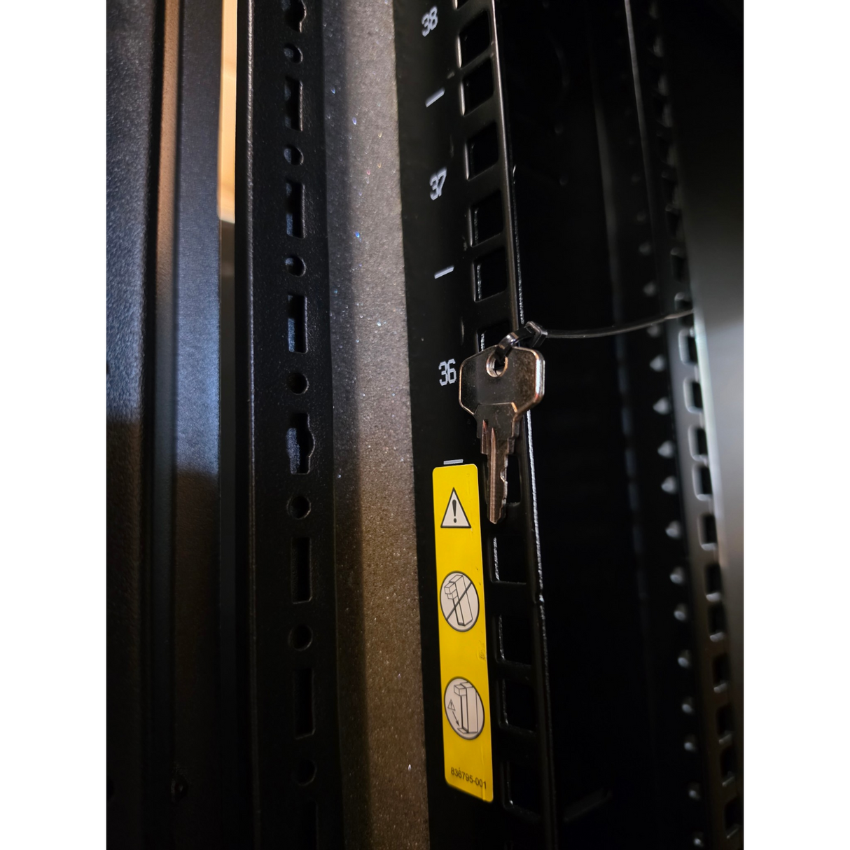 HPE P9K10A 42U 600mm x 1200mm G2 Kitted Advanced Shock Rack Server Cabinet