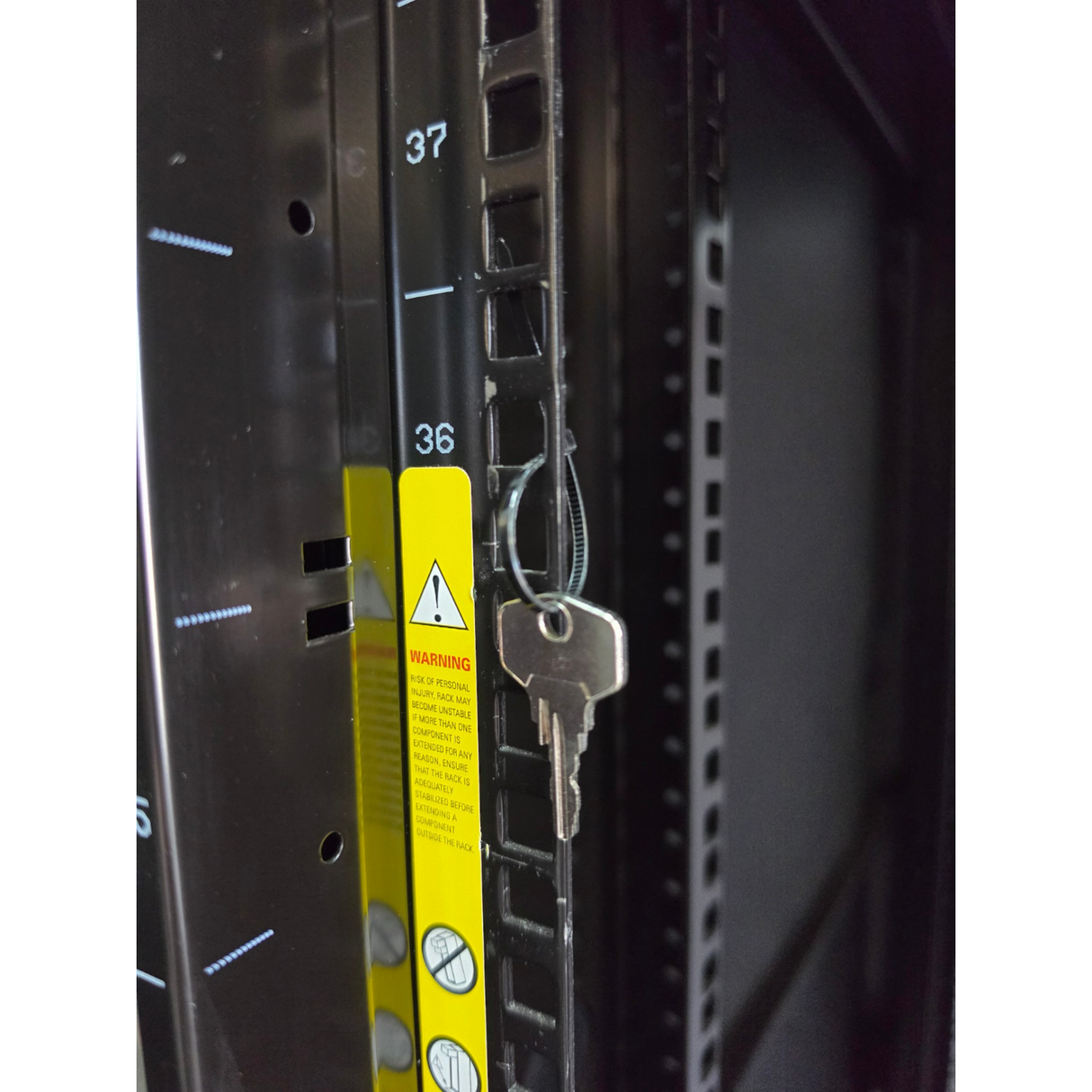 HP BW904A 642 Rack 42U x 600mm x 1075mm Enterprise Server Cabinet Enclosure