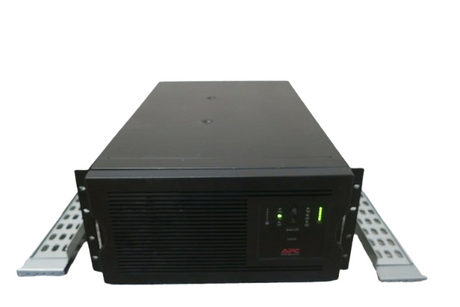 APC Smart UPS SUA5000RMI5U 5000VA 4000W 8x C13 2x C19 UPS + AP9630 + New Cells
