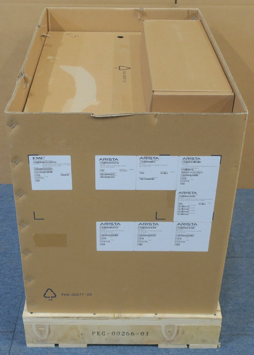 NEW Arista DCS-7308 8-Slot Switch Chassis 2x EM-7300X-32Q-LC 1x EM-7300-SUP
