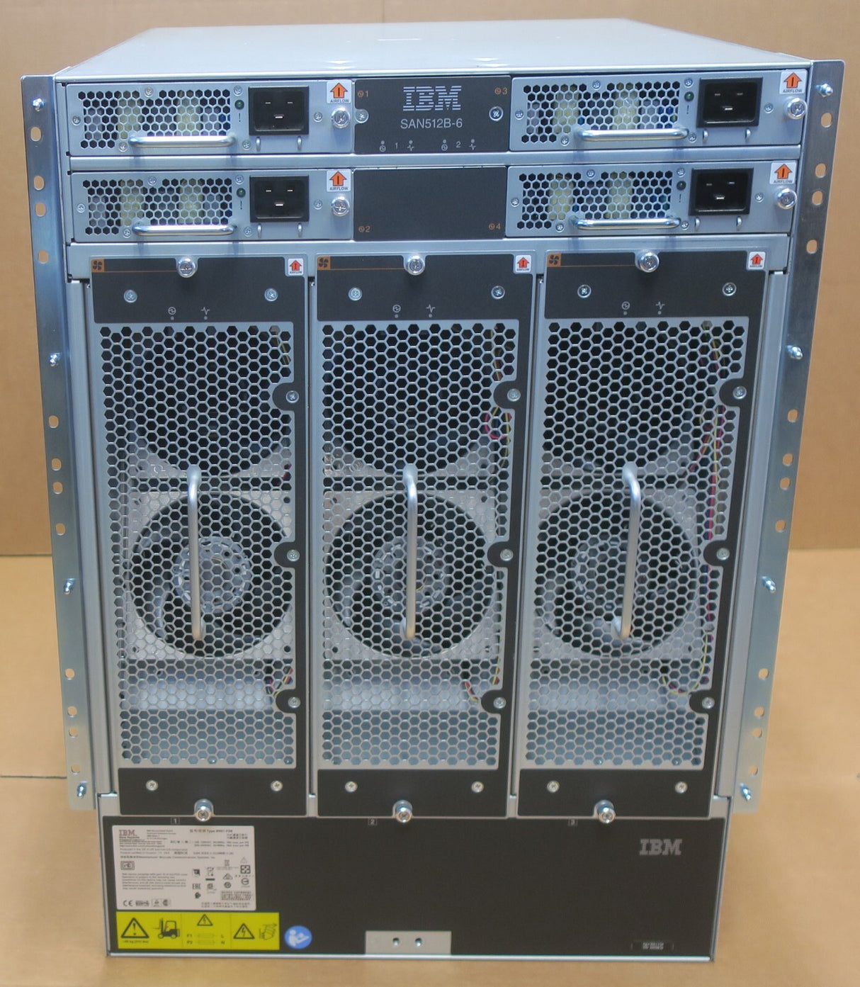 Brocade X6-8 / IBM SAN512B-6 8-Slot Gen6 Director 8961-F08 + 4x FC32-48 2xCPX6