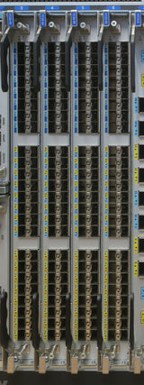 Brocade X6-8 / IBM SAN512B-6 8-Slot Gen6 Director 8961-F08 + 4x FC32-48 2xCPX6