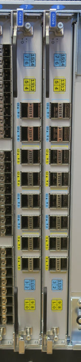 Brocade X6-8 / IBM SAN512B-6 8-Slot Gen6 Director 8961-F08 + 4x FC32-48 2xCPX6