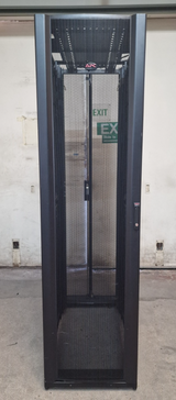 APC AR3107 NetShelter SX Server 19" 600mm 1070mm Networking Rack Cabinet 48U