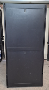 APC AR3107 NetShelter SX Server 19" 600mm 1070mm Networking Rack Cabinet 48U